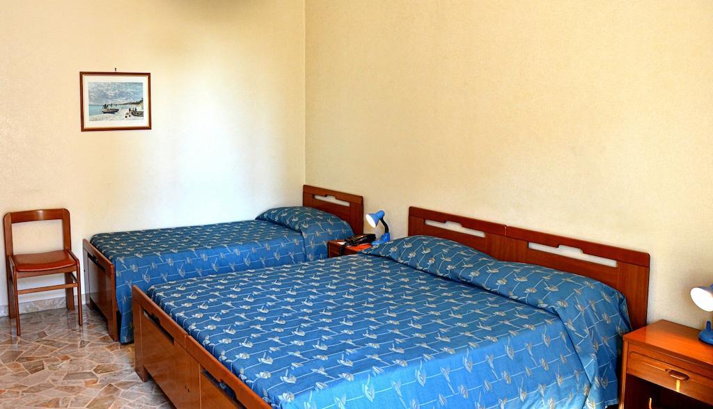Hotel A-14 Modugno Quarto foto