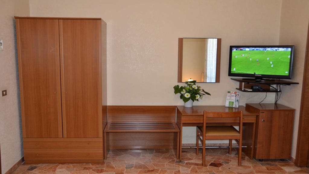 Hotel A-14 Modugno Quarto foto